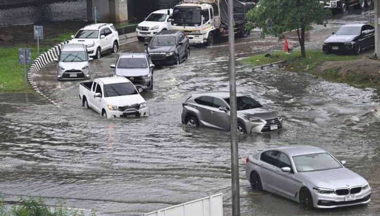 Bangkok’ta muson seli nedeniyle afet ilan edildi, 5 bin kişi tahliye edildi
