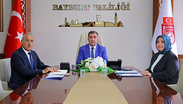 Bayburt Valisi Eldivan, sosyal yardım performans toplantısına VKS ile katıldı