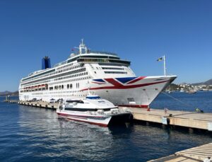 Bodrum’a ilk kez gelen Bermuda bayraklı Aurora kruvaziyeri 1814 turist getirdi