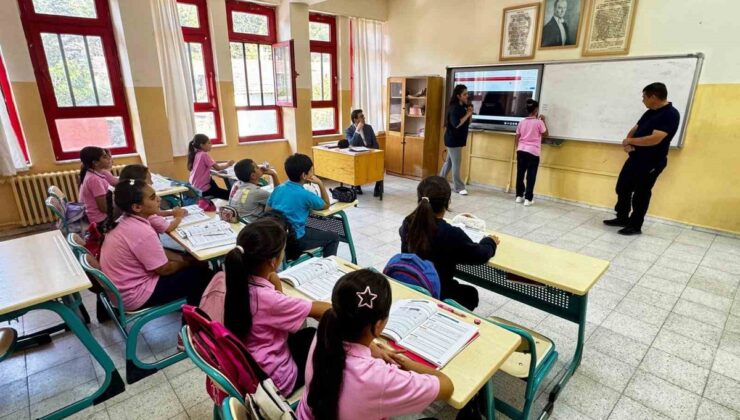 Bozdoğan Kaymakamı Sözen, ilçedeki okulları ziyaret ederek eğitimi değerlendirdi