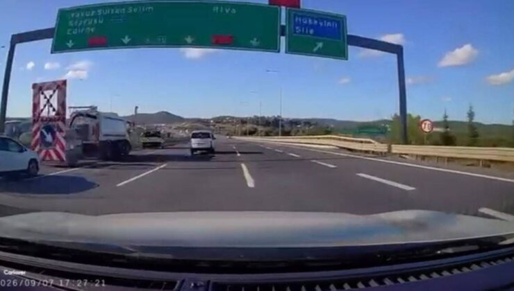 Çekmeköy’de otomobilin yol işaretleme aracına çarptığı kaza kamerada