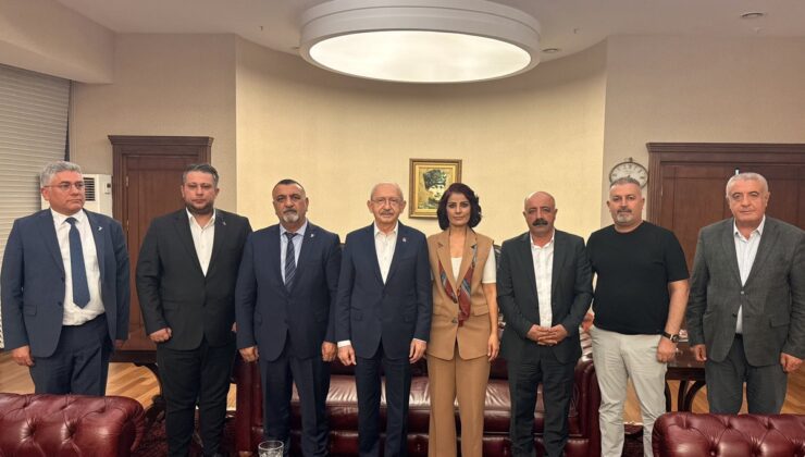 CHP lideri Kılıçdaroğlu, altı Alevi örgütü başkanıyla CHP Genel Merkezi’nde görüştü