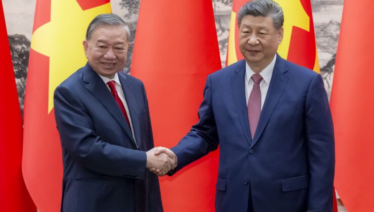 Çin lideri Xi Jinping, Vietnam’ın kuruluş yıl dönümünü kutladı