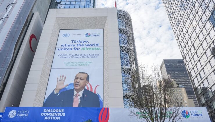 Cumhurbaşkanı Erdoğan’ın yer aldığı COP31 tanıtım afişleri Türkevi’ne asıldı