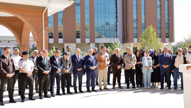 Denizli’de Mukaddes Emanetler Sergisi açıldı, bir hafta ziyaret edilebilecek