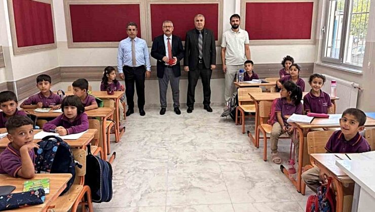 Depremde yıkılan Araban’daki Küçüklü İlkokulu açıldı, 30 öğrenci eğitime başladı