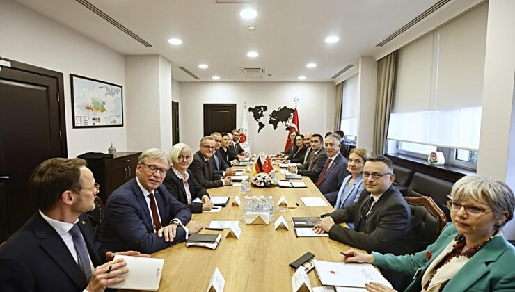 Dışişleri Bakan Yardımcısı Özel, Almanya Federal İçişleri Bakanlığı Devlet Sekreteri Engelke ile görüştü