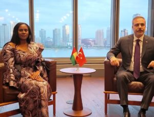 Dışişleri Bakanı Fidan, BM 81. Genel Kurulu’nda Gine Bissau mevkidaşı Jamu ile görüştü