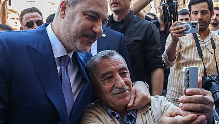 Dışişleri Bakanı Fidan, Diyarbakır’da esnaf ziyaretinde bulundu