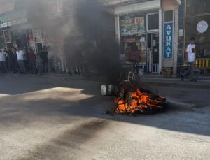 Diyarbakır’da Seyir Halindeki Motosiklet Alev Aldı