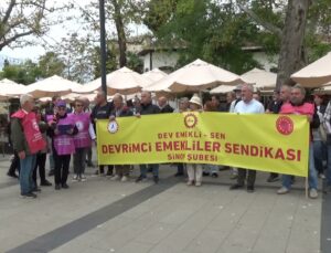 Emekliler Sinop, Artvin, Hopa ve Bilecik Bozüyük’te seyyanen zam için sokağa çıktı