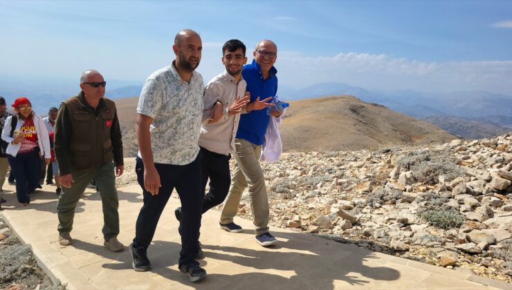 Engelliler, Adıyaman Kahta’daki Nemrut Dağı’na 24’üncü etkinlikte tırmanarak ulaştı