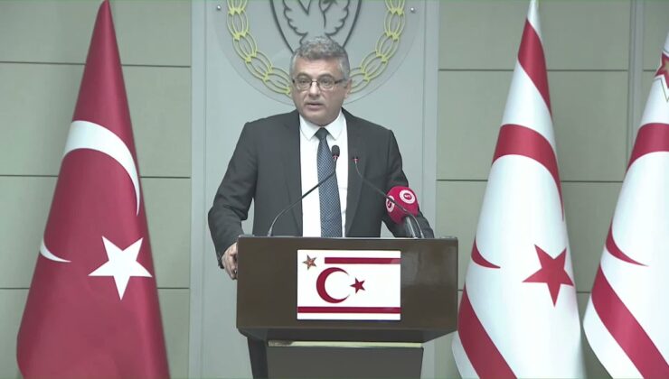 Erhürman, üçlü görüşmeyi reddetmedi, talebin Hristodulidis’ten geldiğini söyledi