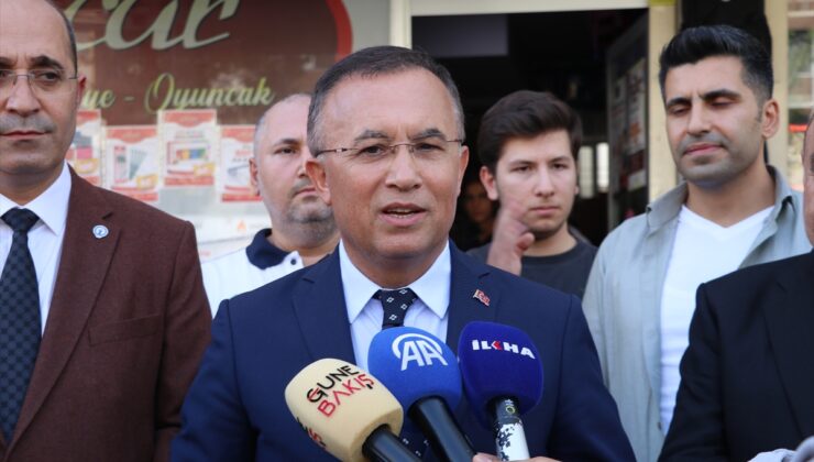 Gaziantep’te ihtiyaç sahibi öğrencilere kırtasiye desteği devam ediyor