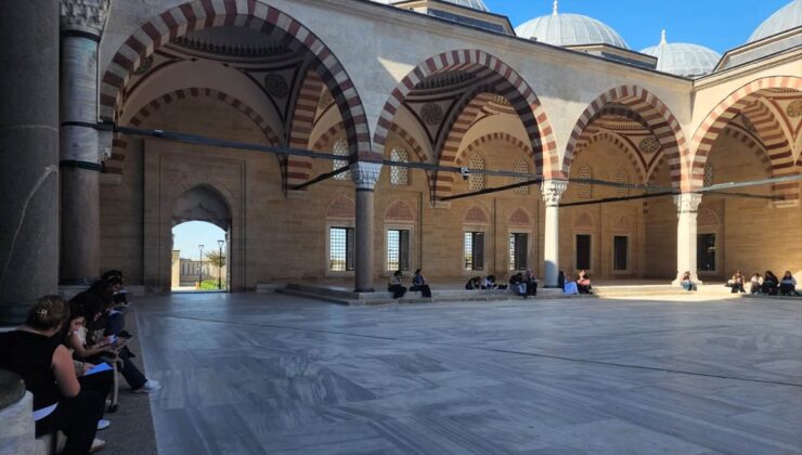 Geleceğin mimarları ilk derslerini Selimiye’nin gölgesinde işledi