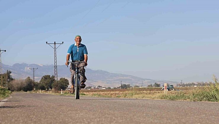 Hatay’da 85 yaşındaki Hacı Bayram Yıldız, 35 yıldır bisikletle günde 20 km yol kat ediyor.