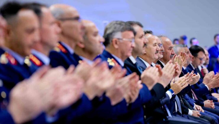 HÜRKUŞ-II’nin ilk 2 uçağı Hava Kuvvetleri’ne törenle teslim edildi