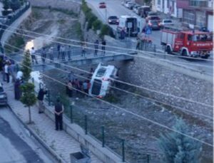 İskilip’te Diyaliz Hastalarını Taşıyan Servis Çaya Uçtu: 5 Yaralı