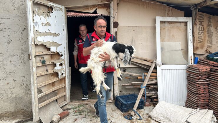 Isparta’da AFAD koordinasyonunda fırtına tatbikatında öğrenciler tahliye edildi