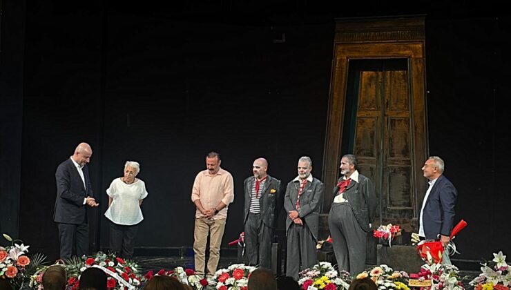 İstanbul Devlet Tiyatrosu, “Küçük Bir İş İçin Yaşlı Bir Palyaço Aranıyor” oyununu Bulgaristan’da sahneledi
