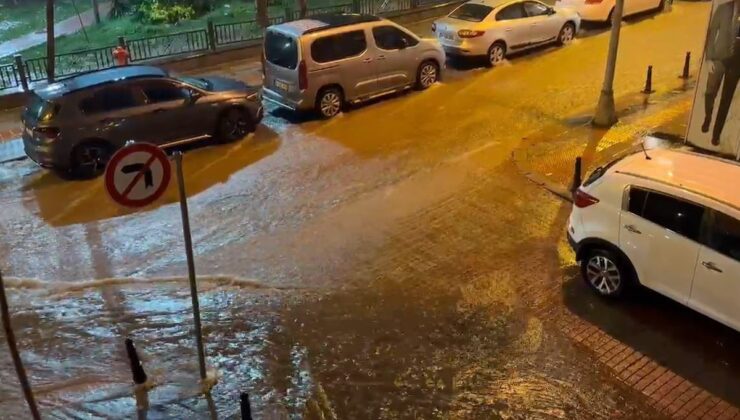 İstanbul’da sağanak, Bayrampaşa ve Eyüpsultan’da yolları göle çevirdi