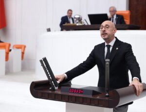 İYİ Partili Poyraz’dan AK Partili Çelik’e: “‘Ortada bir iddia varsa’ ile başlayan cümle kurmak için biraz geç kaldınız”