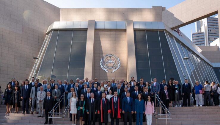 İzmir’de yeni adli yıl törenle başladı