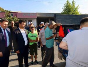 Kahta’da ilçe genelinde çiftçilere 800 traktör reflektörü dağıtılacak