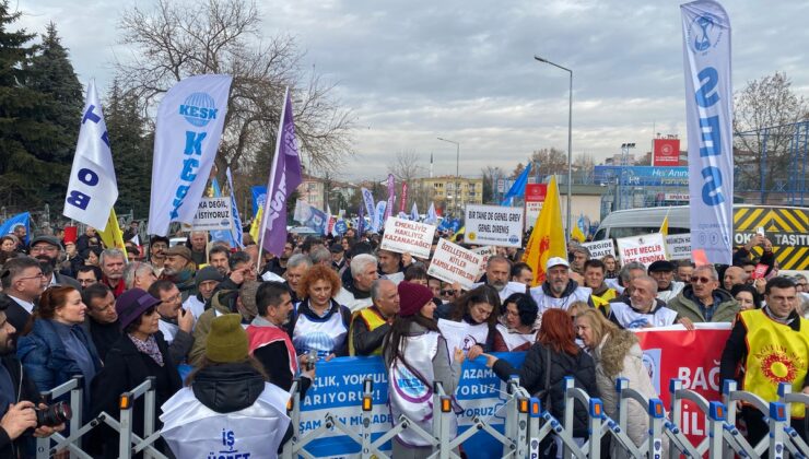 KESK, AYM önünde yaşamına son veren emekli polisin sözünü milyonların çığlığı saydı