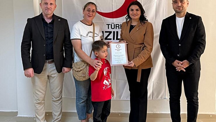 Kızılay Tunceli’de 20’nin üzerinde düzenli kan bağışçısına madalya takdim etti