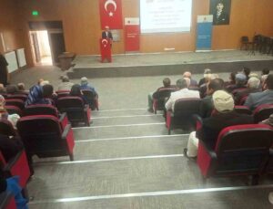 Kütahya Hisarcık’ta Mevlid-i Nebi konferansında güzel ahlakı Prof. Dr. Yalçın anlattı