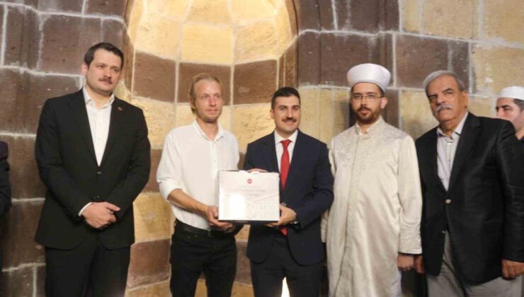 Letonya uyruklu Andyejs Mozajevs, Van Gevaş’ta Müslüman olup Veysel adını aldı