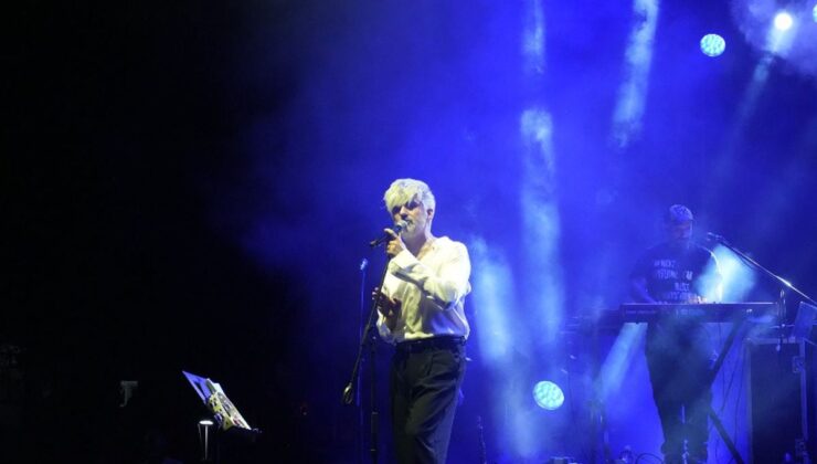Manuş Baba, Altın Biber Festivali’nde binlerce kişiye konser verdi