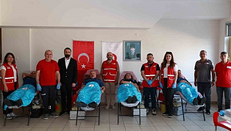 Mersin Emniyet Müdürlüğünde kan bağışı kampanyası düzenlendi, Müdür Aktaş kan verdi