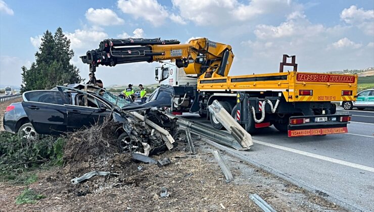 Mersin Tarsus’ta refüje çarpan otomobilin sürücüsü yaşamını yitirdi