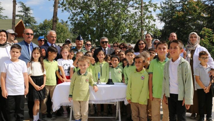 Merzifon’daki Mehmetçik İlkokulu’nda İlköğretim Haftası törenle kutlandı