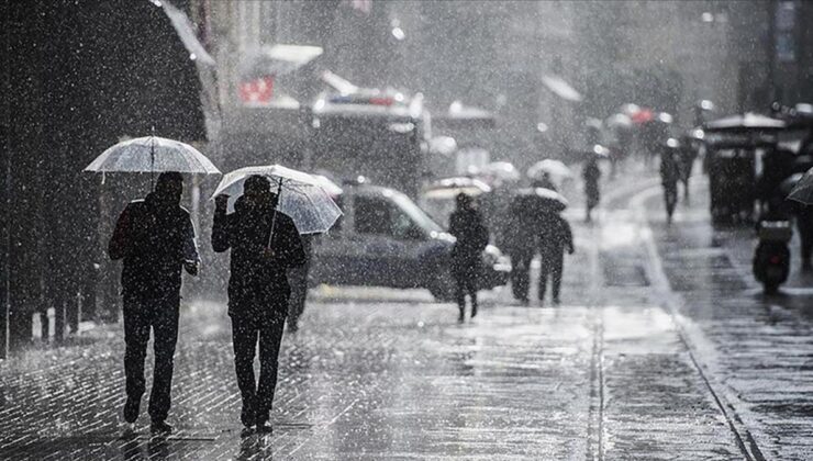 MGM, Rize ve Artvin’in bazı ilçeleri için öğle saatlerine kadar sağanak uyarısı yaptı