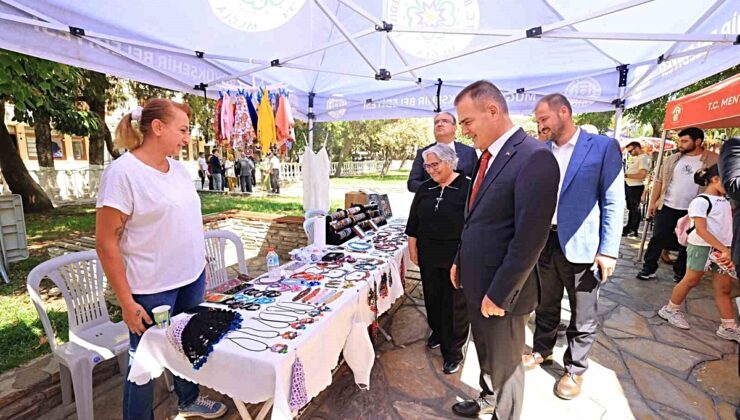 Muğla Valisi Akbıyık, Mor Pazar’da kadınların el emeği ürünlerini inceledi