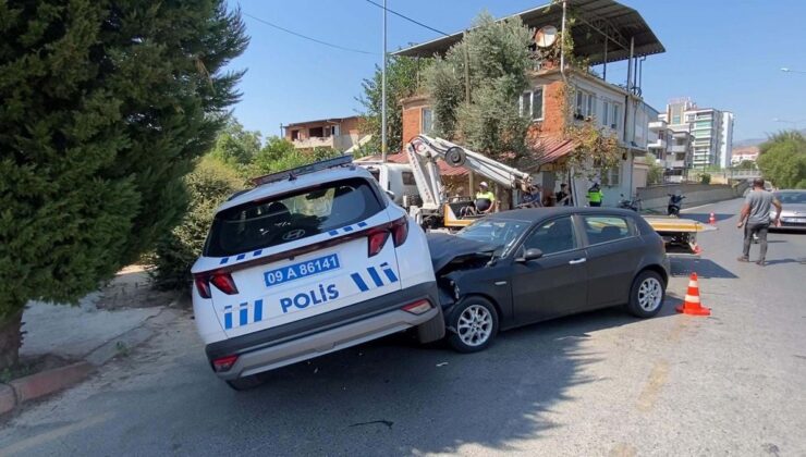 Nazilli’de Polis Aracı ile Otomobil Çarpıştı: 2 Yaralı