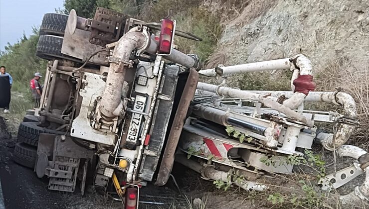Osmaniye’nin Kadirli ilçesinde devrilen beton mikserinde sıkışan sürücü yaralandı