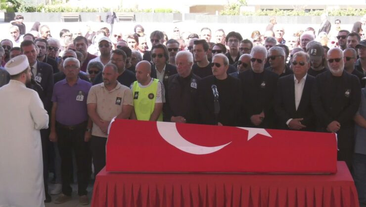 Oyuncu Serhat Kılıç, Karşıyaka Mezarlığı’nda toprağa verildi