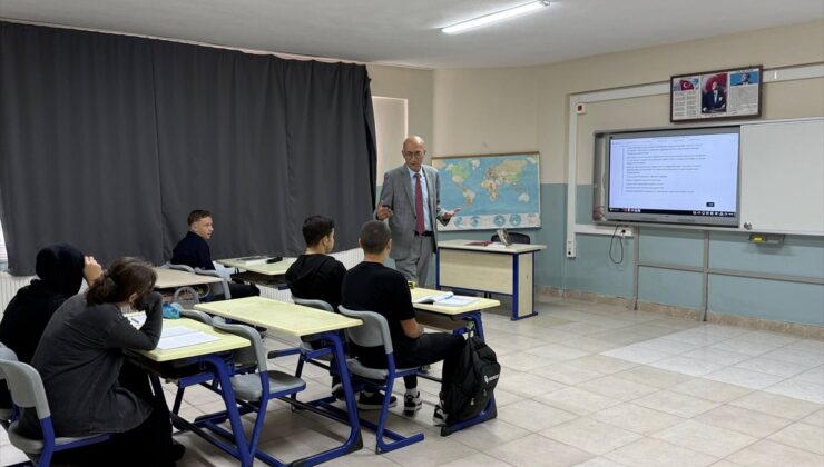 Pehlivanköy Kaymakamı esnafı, Vize İlçe Milli Eğitim Müdürü okulları ziyaret etti