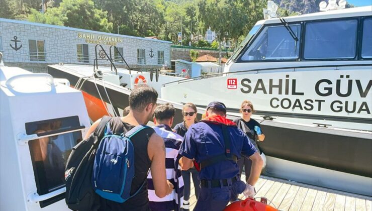 Sahil Güvenlik, Fethiye açıklarında yaralı 2 kişiyi botla karaya çıkardı