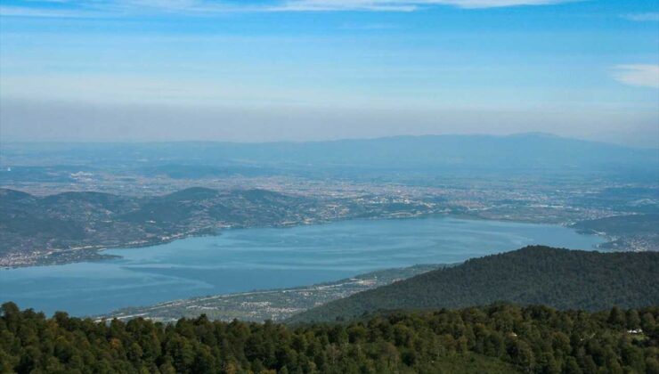 Sakarya’da kuvvetli yağış Sapanca Gölü’nün su seviyesini 30 santimetre artırdı