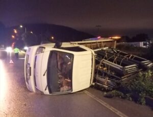 Samsun Atakum’da otomobil ile kamyonet çarpıştı, otomobildeki 4 kişi yaralandı