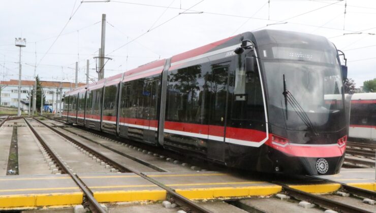 Samsun’a ulaşan 3’üncü yeni tramvayın montaj ve test çalışmaları sürüyor