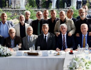 Saral ailesi Trabzon’un Sürmene ilçesinde Baştımar Ailesi Müzesi’nde yemekte buluştu