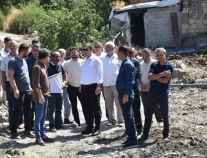Sason’da Köy Yollarına Beton Kaplanıyor