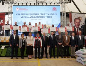 Silivri’de çiftçilere sera örtüsü, fide ve tohum desteği