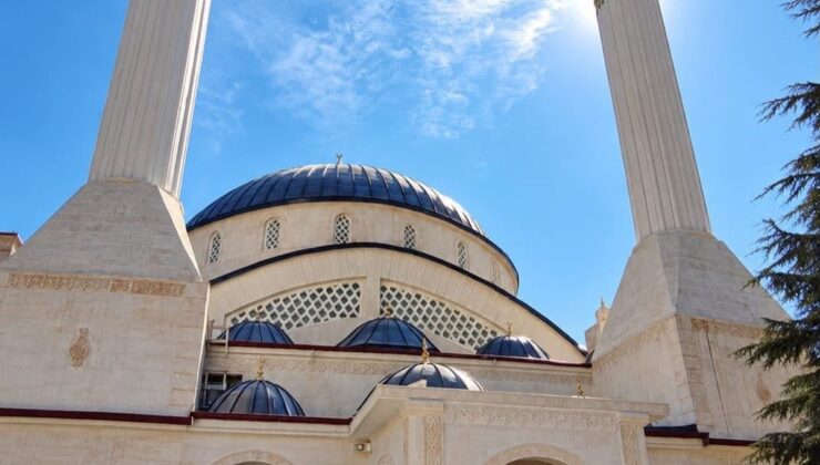 Sincik Kaymakamı Yıldız, Söğütlü Camii ve gençlik merkezinde inceleme yaptı